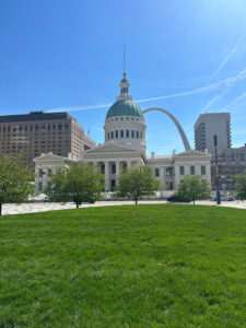 Old Courthouse – with Gateway Arch National Park in the background